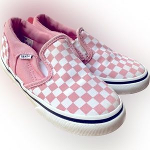 Toddler girls pink Vans slip on shoes in Size 9.